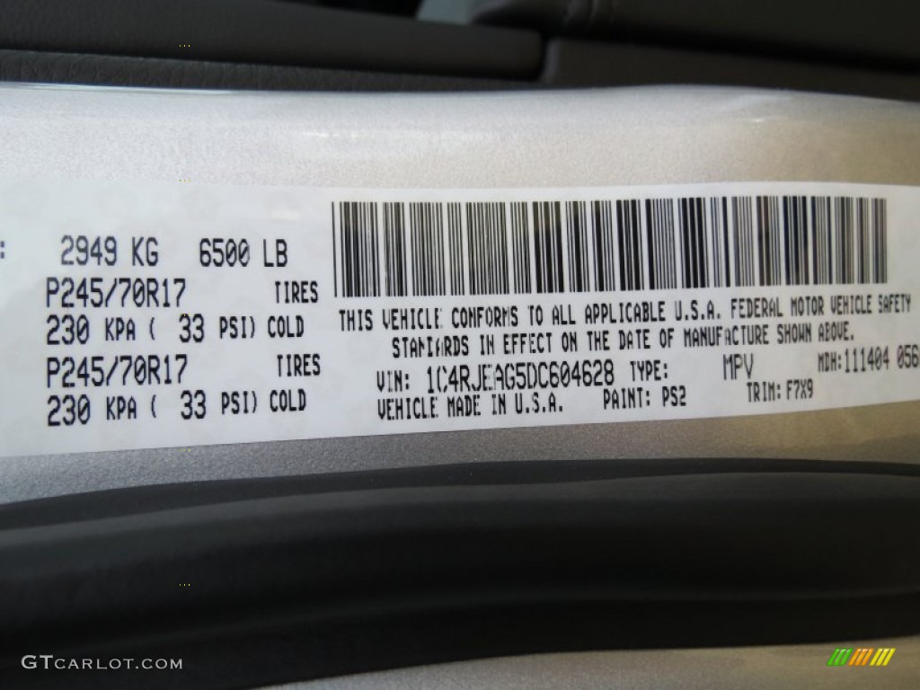 2013 Grand Cherokee Laredo - Bright Silver Metallic / Black photo #13