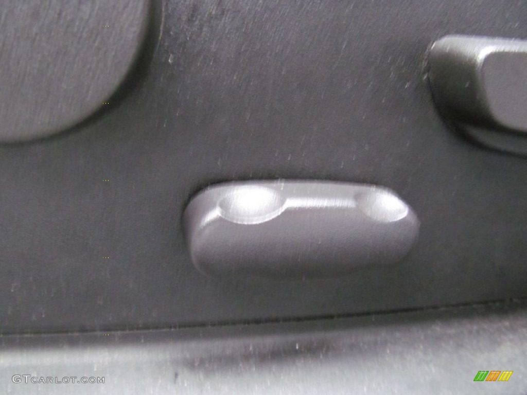 2010 Impala LS - Summit White / Gray photo #7