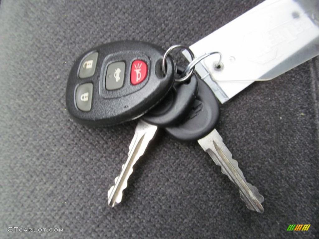 2010 Impala LS - Summit White / Gray photo #16