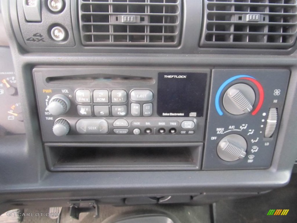 1997 Chevrolet Blazer LS 4x4 Controls Photo #74640609