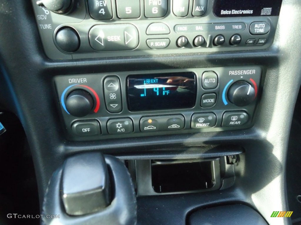2003 Chevrolet Corvette Convertible Controls Photo #74640624