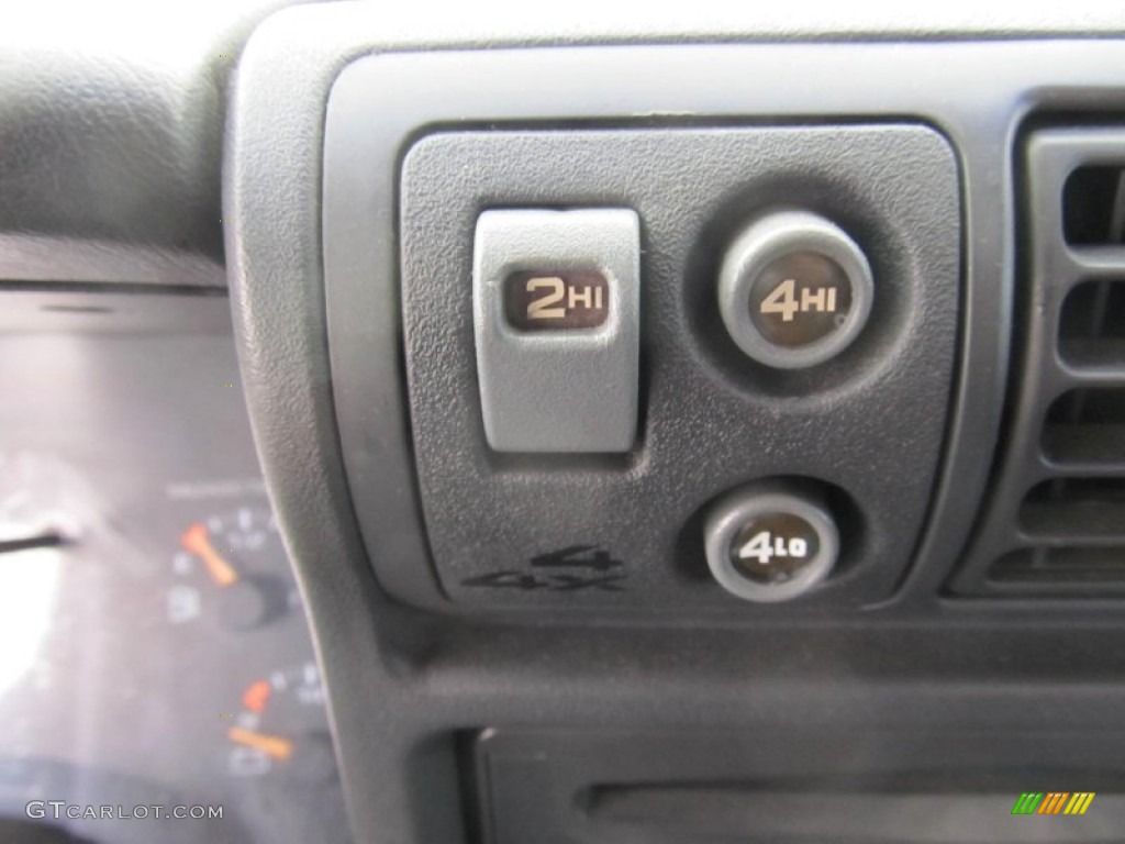 1997 Chevrolet Blazer LS 4x4 Controls Photo #74640649