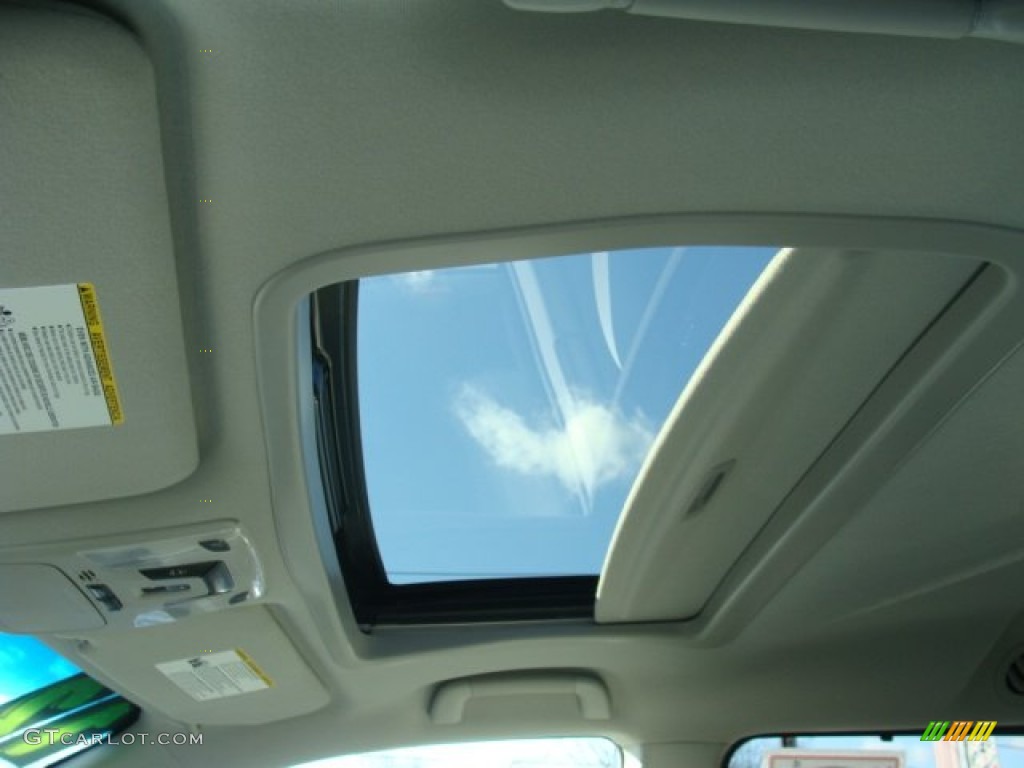 2012 Sienna XLE AWD - Silver Sky Metallic / Light Gray photo #8