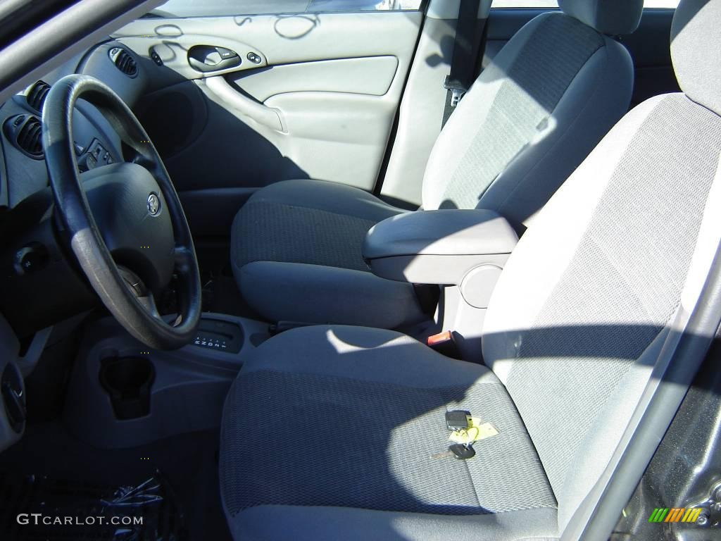 2004 Focus SE Sedan - Liquid Grey Metallic / Medium Graphite photo #6