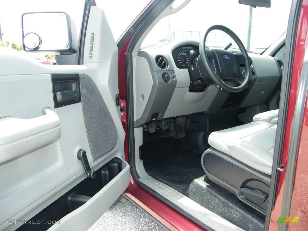 2005 F150 XL Regular Cab - Dark Toreador Red Metallic / Medium Flint Grey photo #12