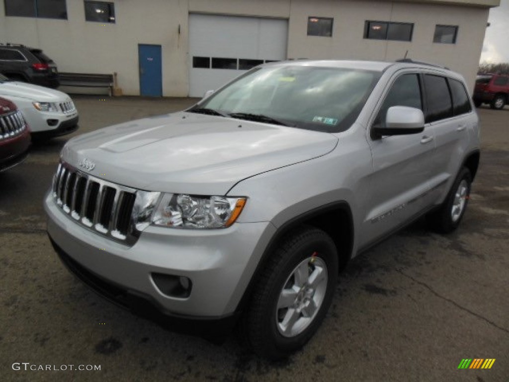 2013 Grand Cherokee Laredo 4x4 - Bright Silver Metallic / Black photo #2