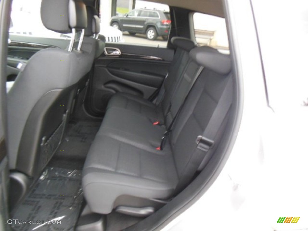 2013 Grand Cherokee Laredo 4x4 - Bright Silver Metallic / Black photo #13