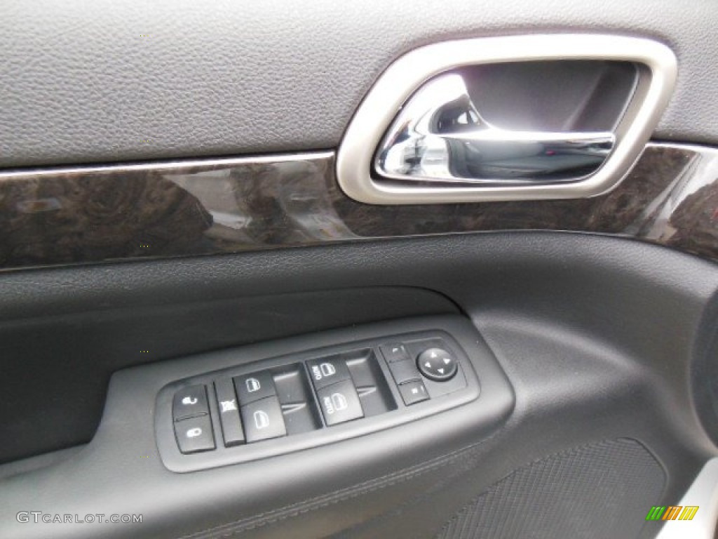 2013 Grand Cherokee Laredo 4x4 - Bright Silver Metallic / Black photo #15