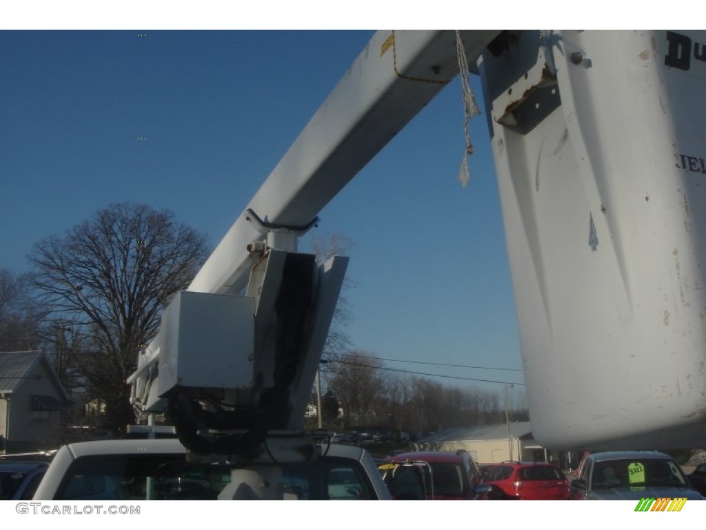 1997 C/K 3500 C3500 Regular Cab Dually Chassis - Summit White / Pewter photo #10