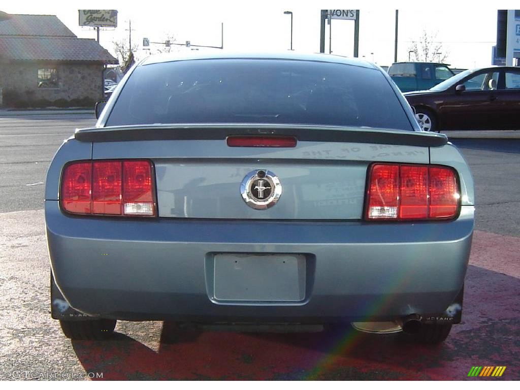 2007 Mustang V6 Premium Coupe - Windveil Blue Metallic / Dark Charcoal photo #5