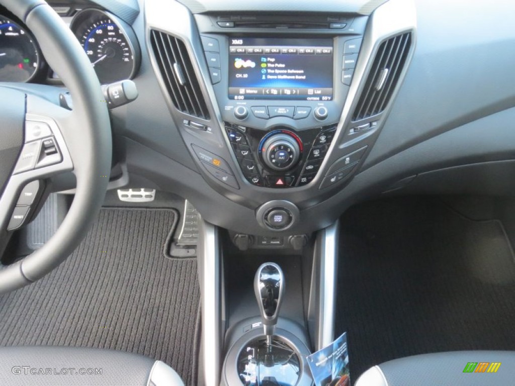2013 Hyundai Veloster Turbo Controls Photo #74661969
