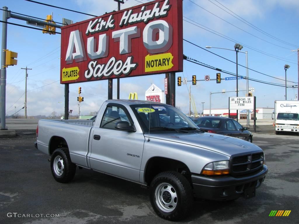 2002 Dakota Regular Cab 4x4 - Bright Silver Metallic / Dark Slate Gray photo #1