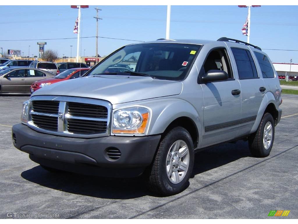 2005 Durango SXT 4x4 - Bright Silver Metallic / Medium Slate Gray photo #1