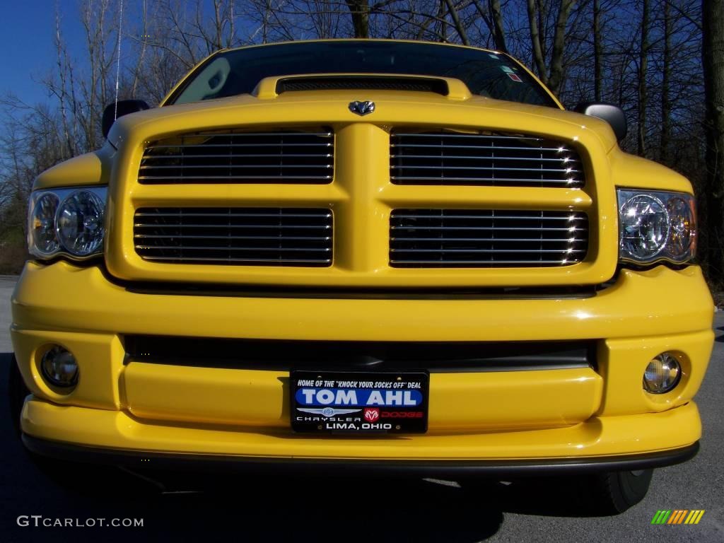 2005 Ram 1500 SLT Rumble Bee Regular Cab 4x4 - Solar Yellow / Dark Slate Gray photo #3