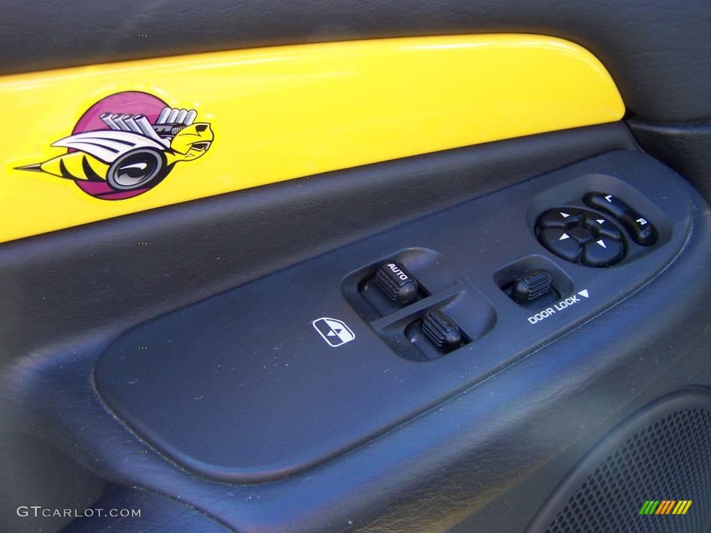 2005 Ram 1500 SLT Rumble Bee Regular Cab 4x4 - Solar Yellow / Dark Slate Gray photo #13
