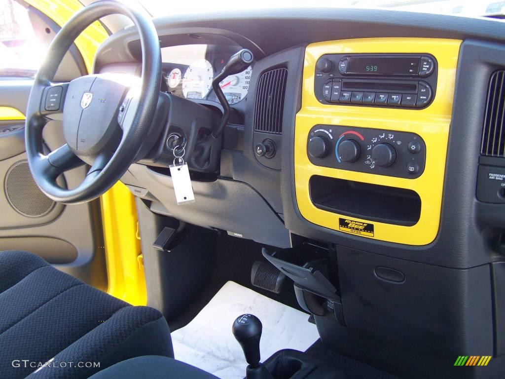 2005 Ram 1500 SLT Rumble Bee Regular Cab 4x4 - Solar Yellow / Dark Slate Gray photo #15