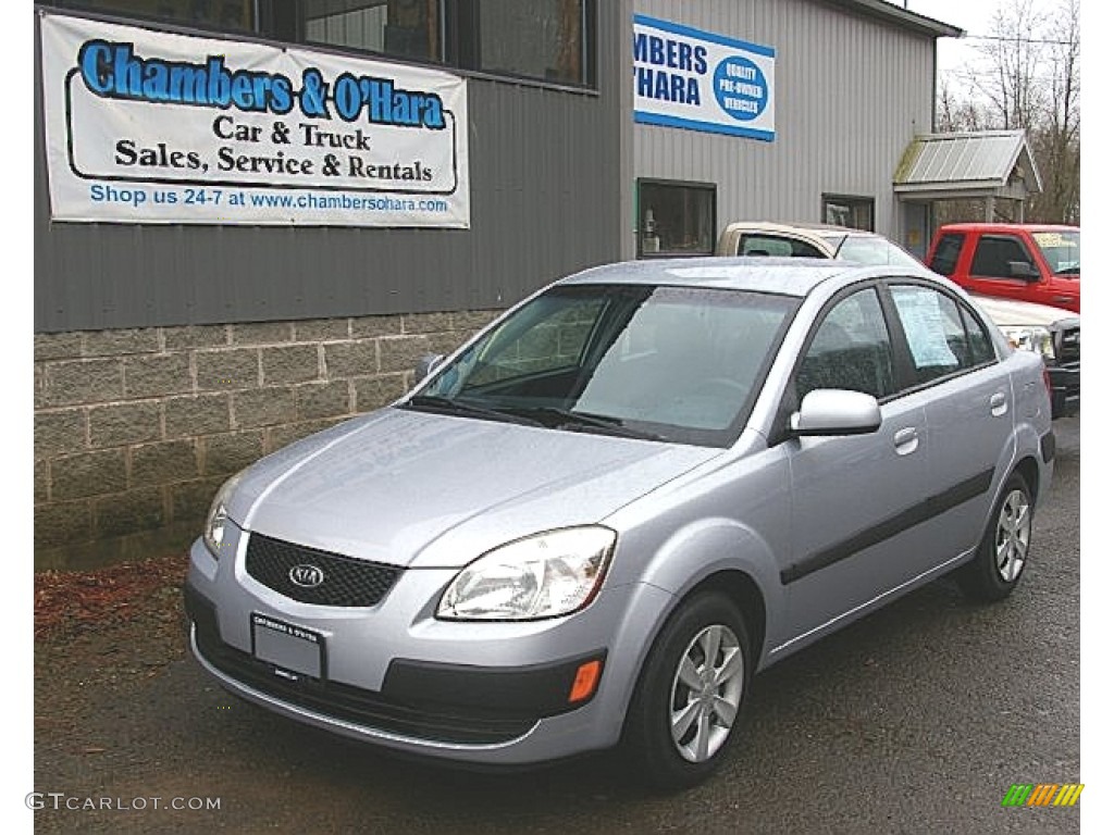 Silver Kia Rio