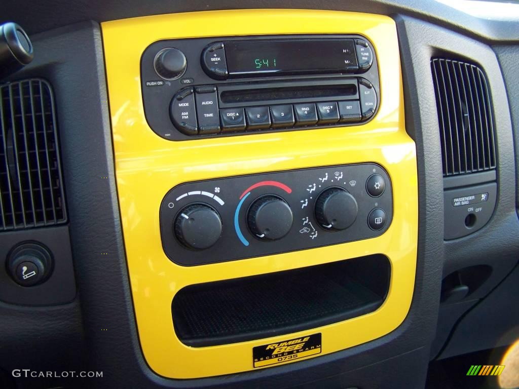 2005 Ram 1500 SLT Rumble Bee Regular Cab 4x4 - Solar Yellow / Dark Slate Gray photo #19