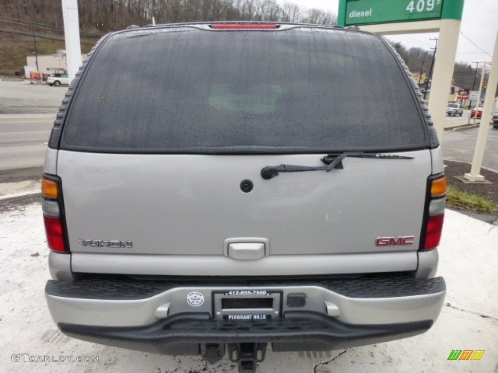 2004 Yukon Denali AWD - Silver Birch Metallic / Stone Gray photo #4