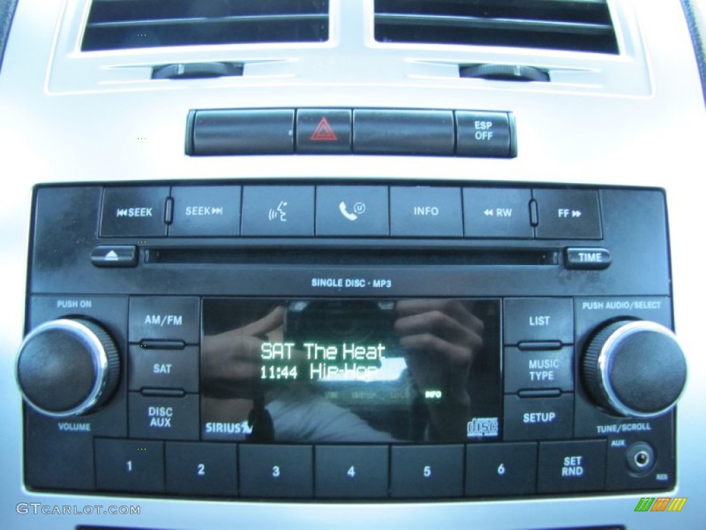 2009 Dodge Charger R/T Audio System Photo #74678300