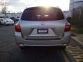 2010 Sandy Beach Metallic Toyota Highlander V6 4WD  photo #3