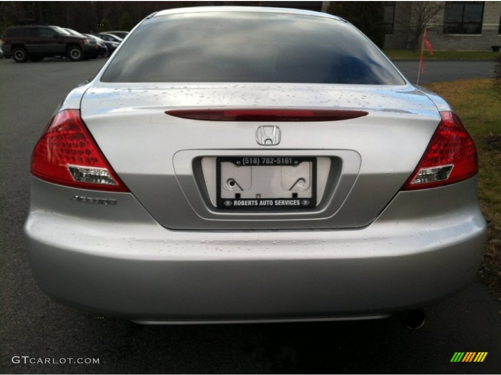 2006 Accord LX Coupe - Alabaster Silver Metallic / Gray photo #6