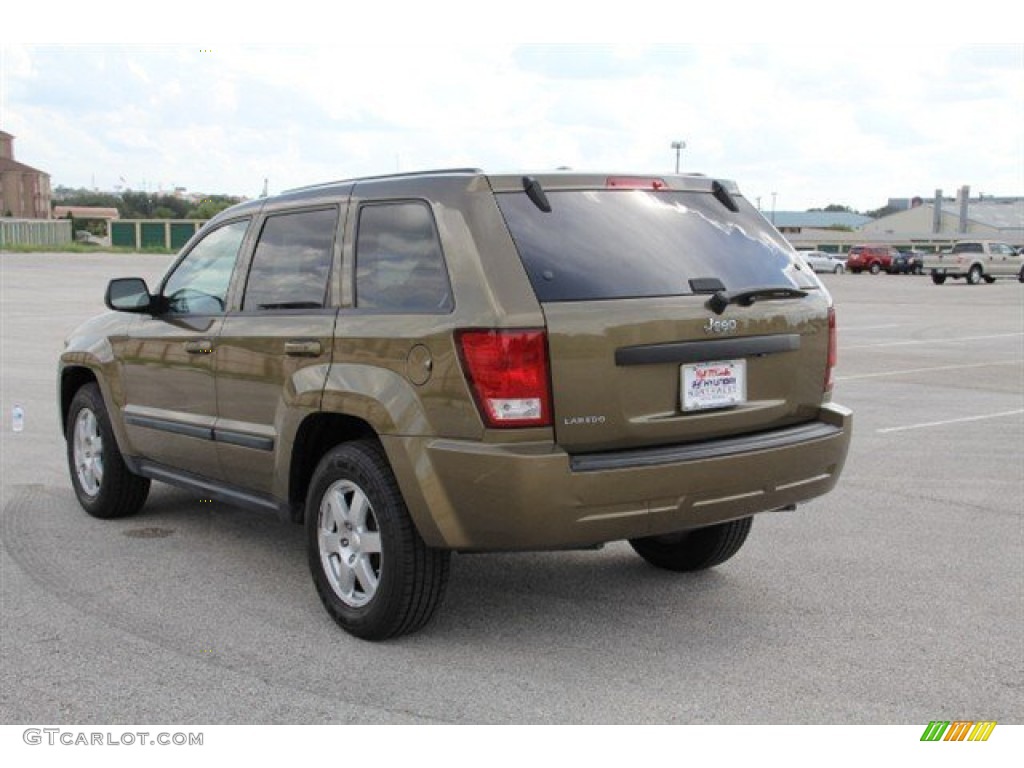 2008 Grand Cherokee Laredo - Olive Green Metallic / Dark Slate Gray/Light Graystone photo #4