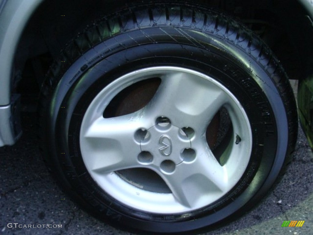 2002 Infiniti QX4 4x4 Wheel Photos