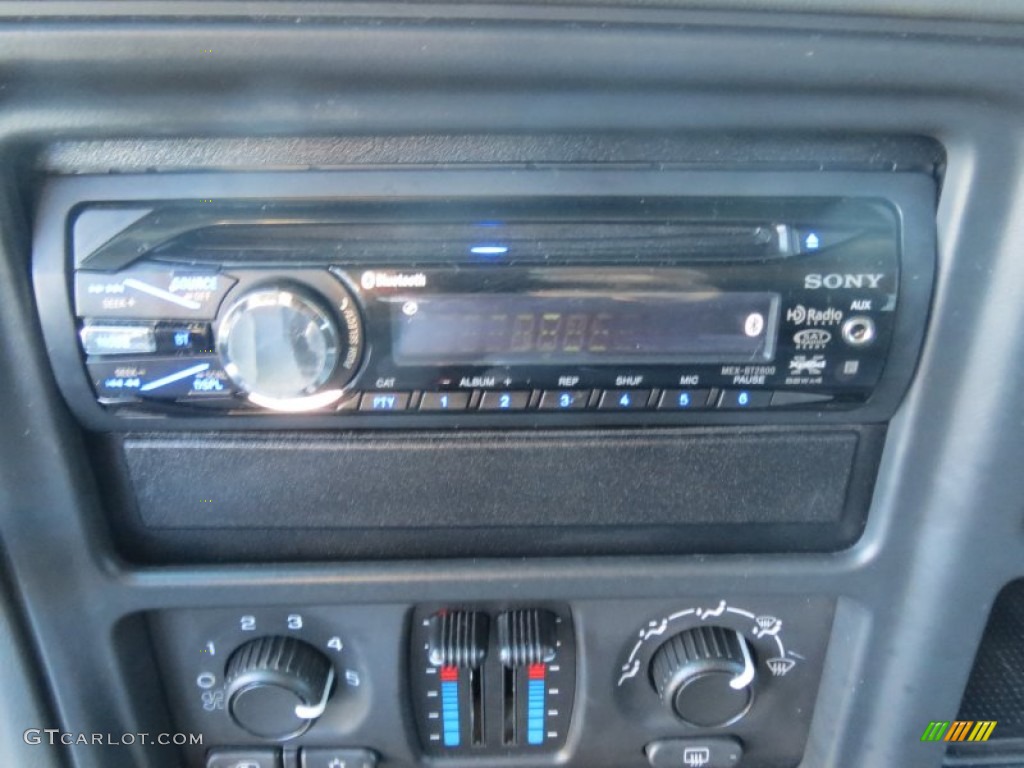 2005 Silverado 1500 LS Crew Cab - Summit White / Dark Charcoal photo #35