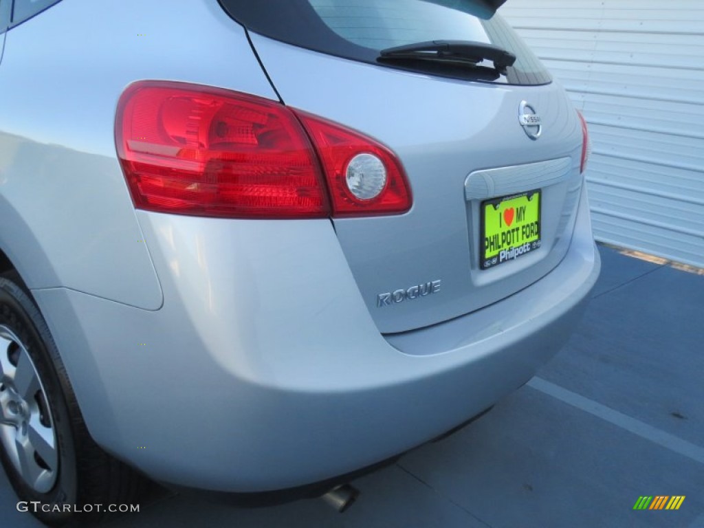 2011 Rogue S - Silver Ice Metallic / Gray photo #21