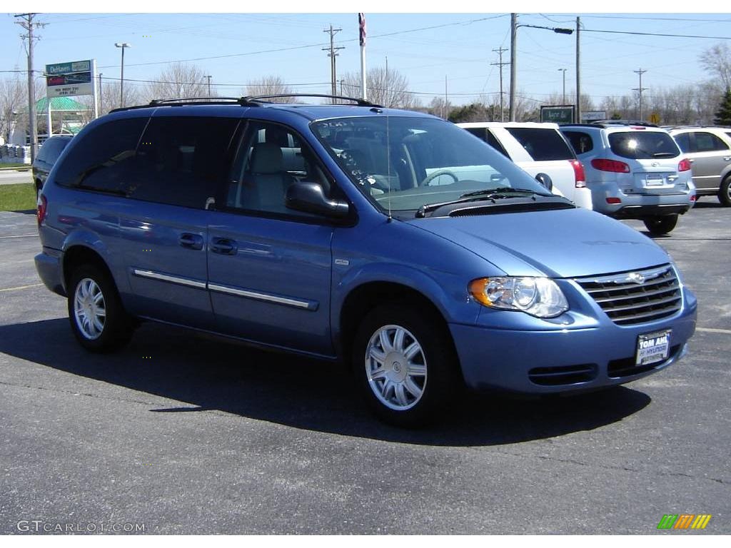 2007 Town & Country Touring - Marine Blue Pearl / Dark Khaki/Light Graystone photo #6