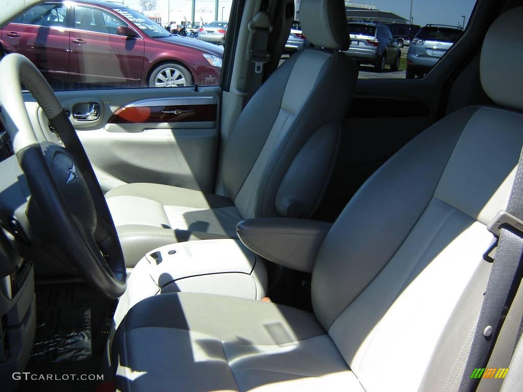 2007 Town & Country Touring - Marine Blue Pearl / Dark Khaki/Light Graystone photo #8
