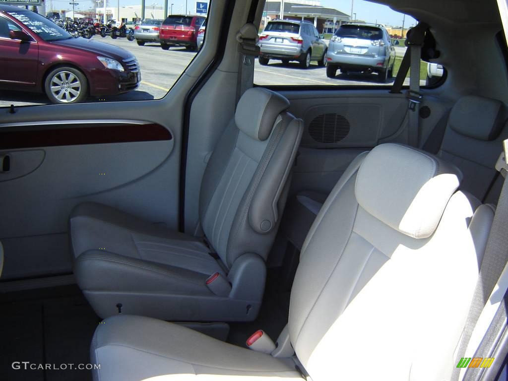 2007 Town & Country Touring - Marine Blue Pearl / Dark Khaki/Light Graystone photo #9