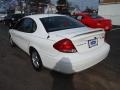 Vibrant White - Taurus SE Sedan Photo No. 8