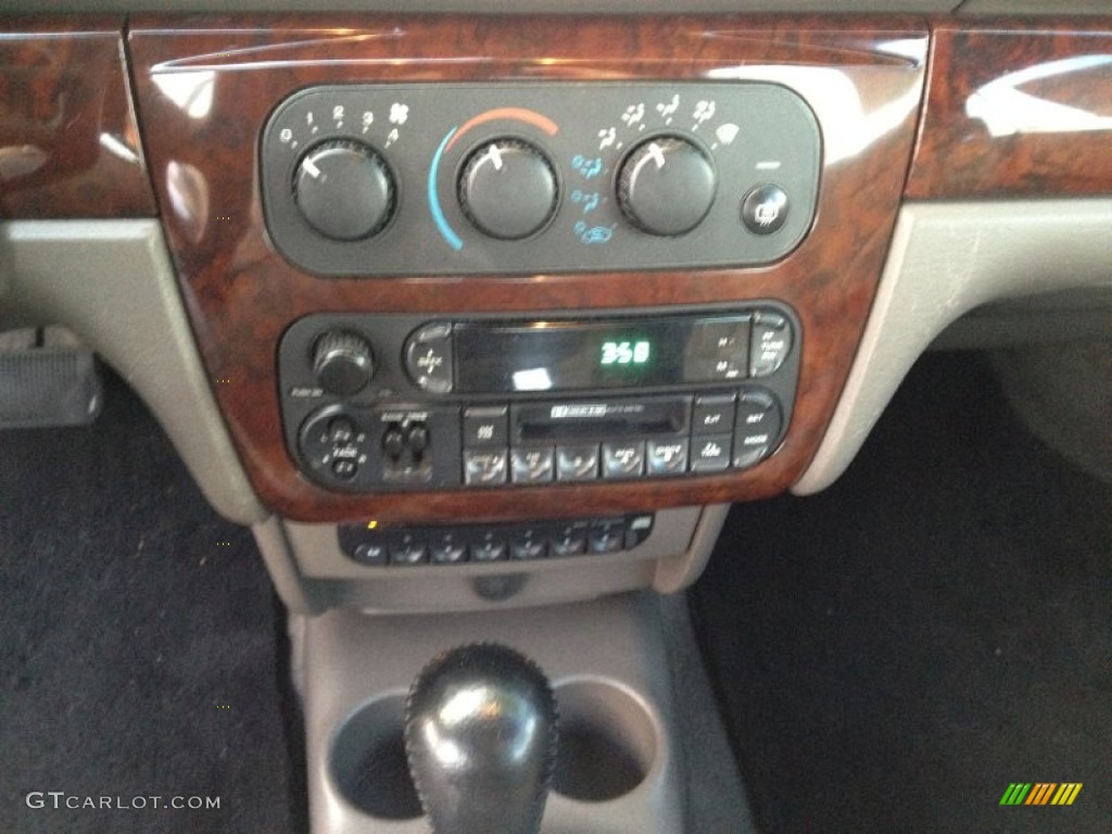 2003 Chrysler Sebring LXi Convertible Controls Photos