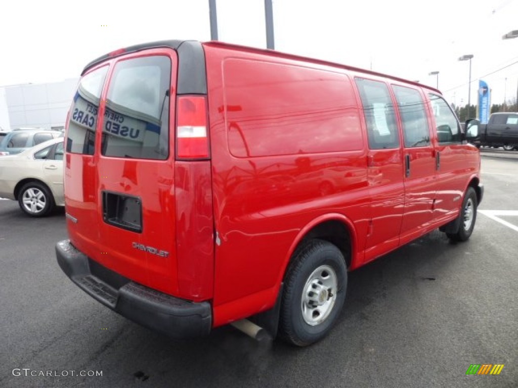 2005 Express 2500 Commercial Van - Victory Red / Medium Dark Pewter photo #7