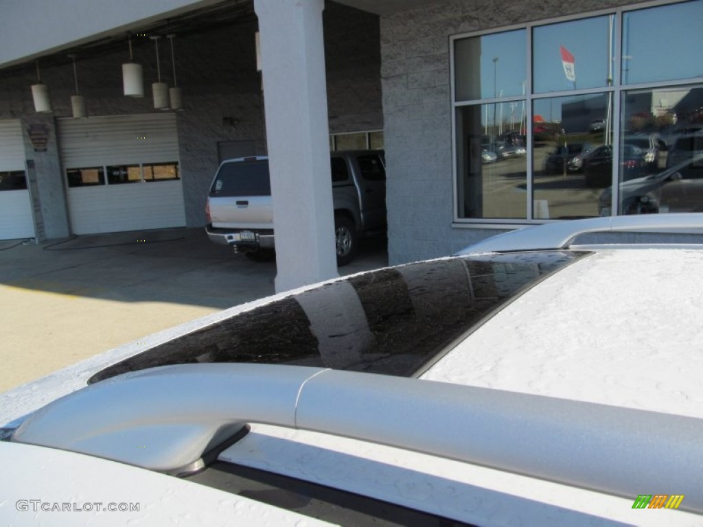 2012 Elantra SE Touring - Polar White / Black photo #9