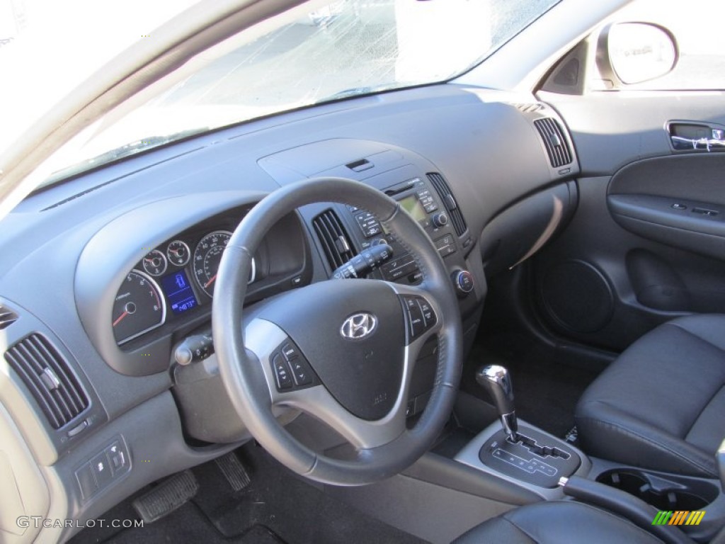 2012 Elantra SE Touring - Polar White / Black photo #10
