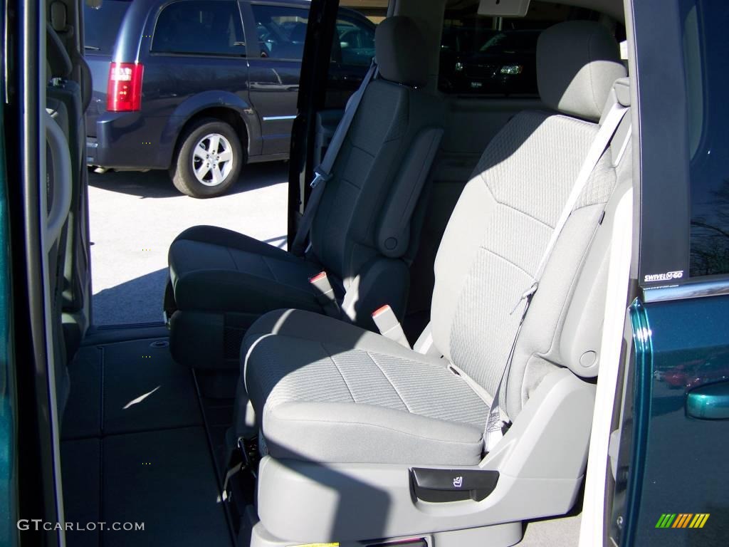 2009 Town & Country Touring - Melbourne Green Pearl / Medium Slate Gray/Light Shale photo #10