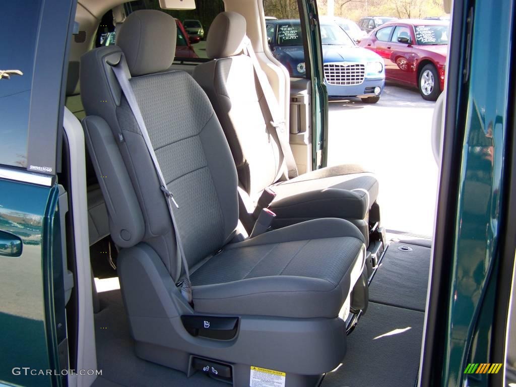 2009 Town & Country Touring - Melbourne Green Pearl / Medium Slate Gray/Light Shale photo #13