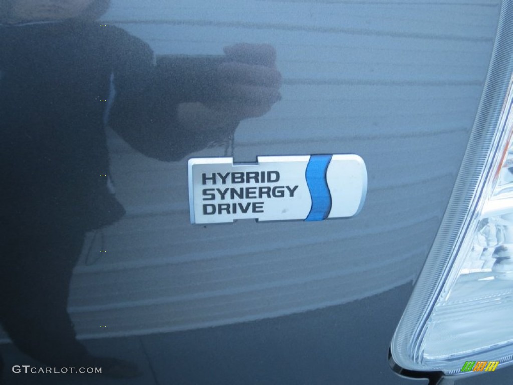 2013 Prius v Three Hybrid - Magnetic Gray Metallic / Misty Gray photo #15