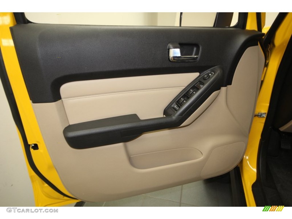 2007 Hummer H3 Standard H3 Model Light Cashmere/Ebony Door Panel Photo #74701354