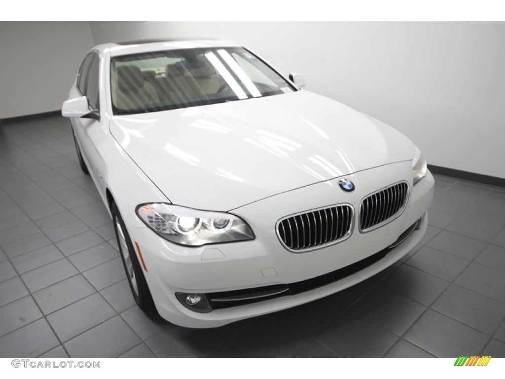 2013 5 Series 528i Sedan - Alpine White / Venetian Beige photo #5
