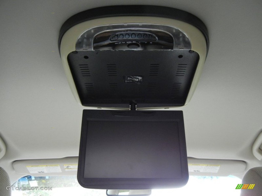 2010 Nissan Murano SL Entertainment System Photos
