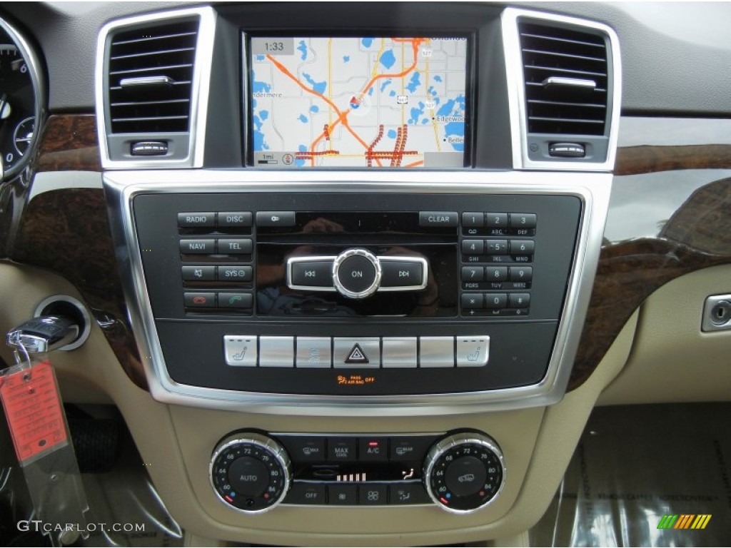 2013 Mercedes-Benz ML 350 4Matic Controls Photo #74708702