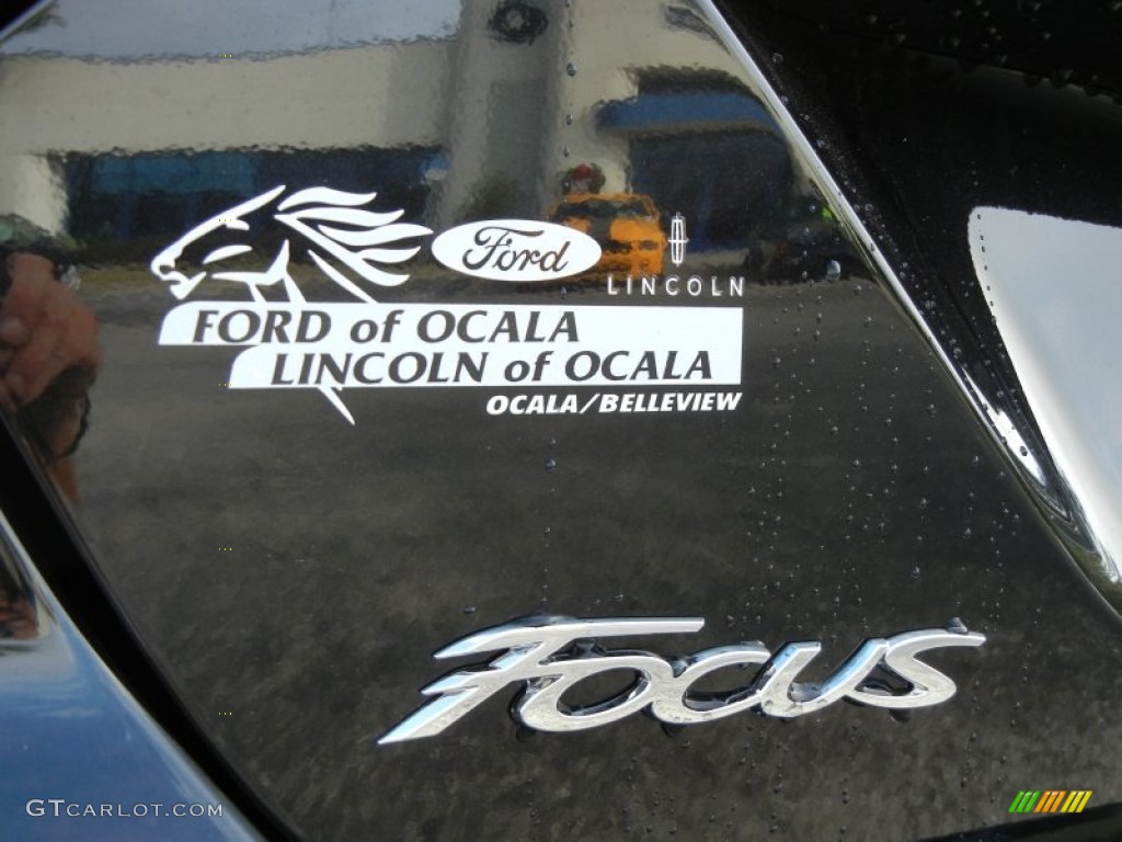 2013 Focus SE Hatchback - Tuxedo Black / Charcoal Black photo #4