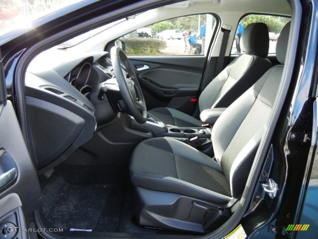 2013 Focus SE Hatchback - Tuxedo Black / Charcoal Black photo #5