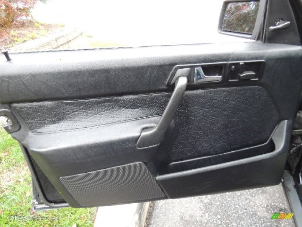 Mercedes 190e door panel #3
