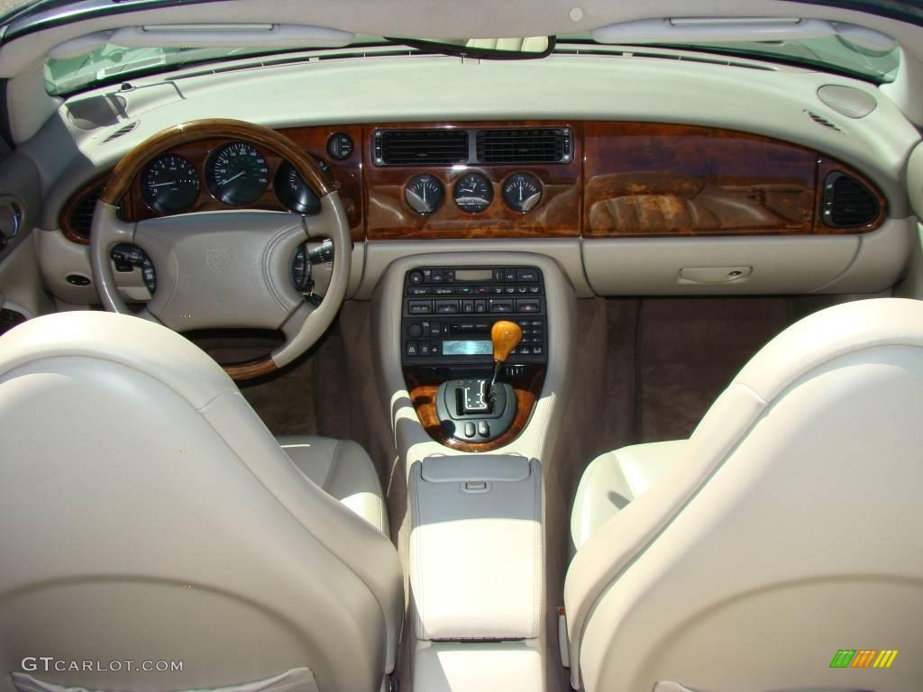 1999 XK XK8 Convertible - Alpine Green / Oatmeal photo #16