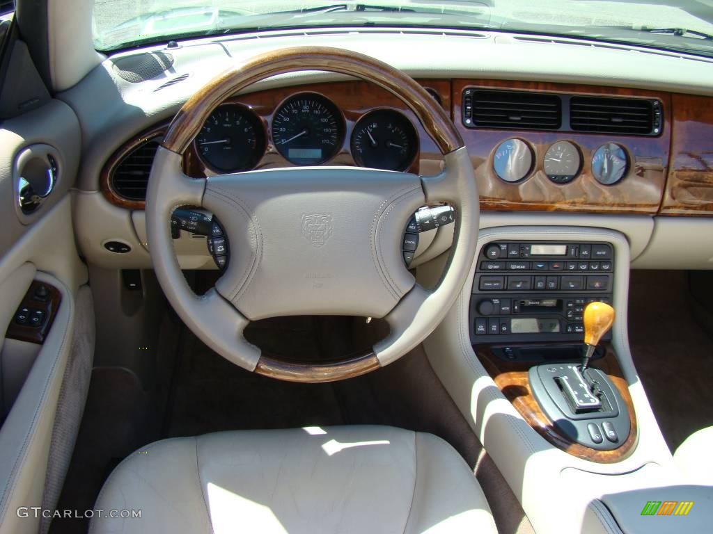 1999 XK XK8 Convertible - Alpine Green / Oatmeal photo #17